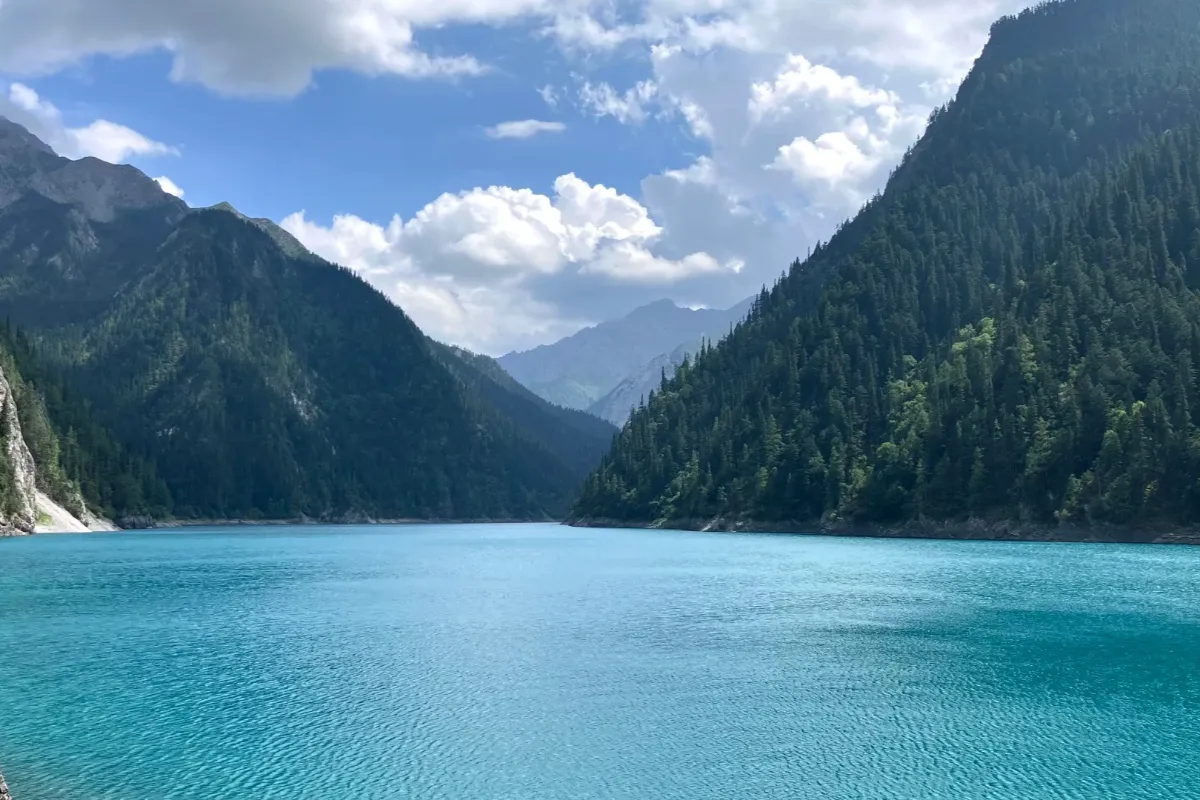 Unforgettable Jiuzhai Valley & Huanglong: Your Private 2-Day Tour